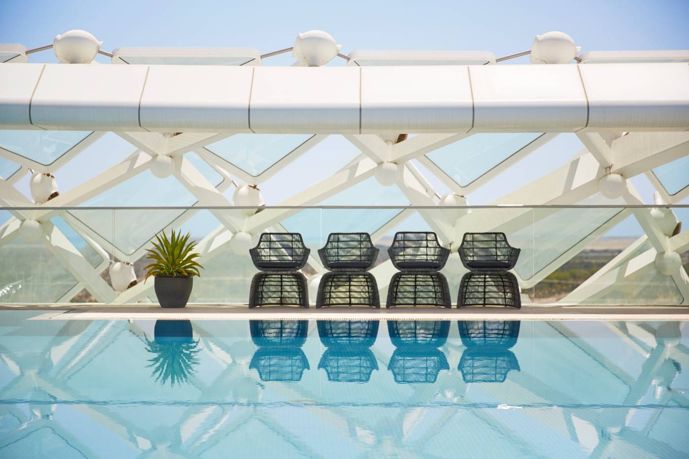 W-Abu-Dhabi---Yas-Island-Pool-87