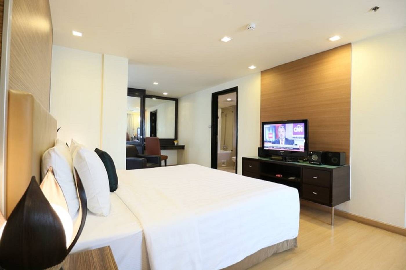 Aspen-Suites-Sukhumvit-2-Room-35
