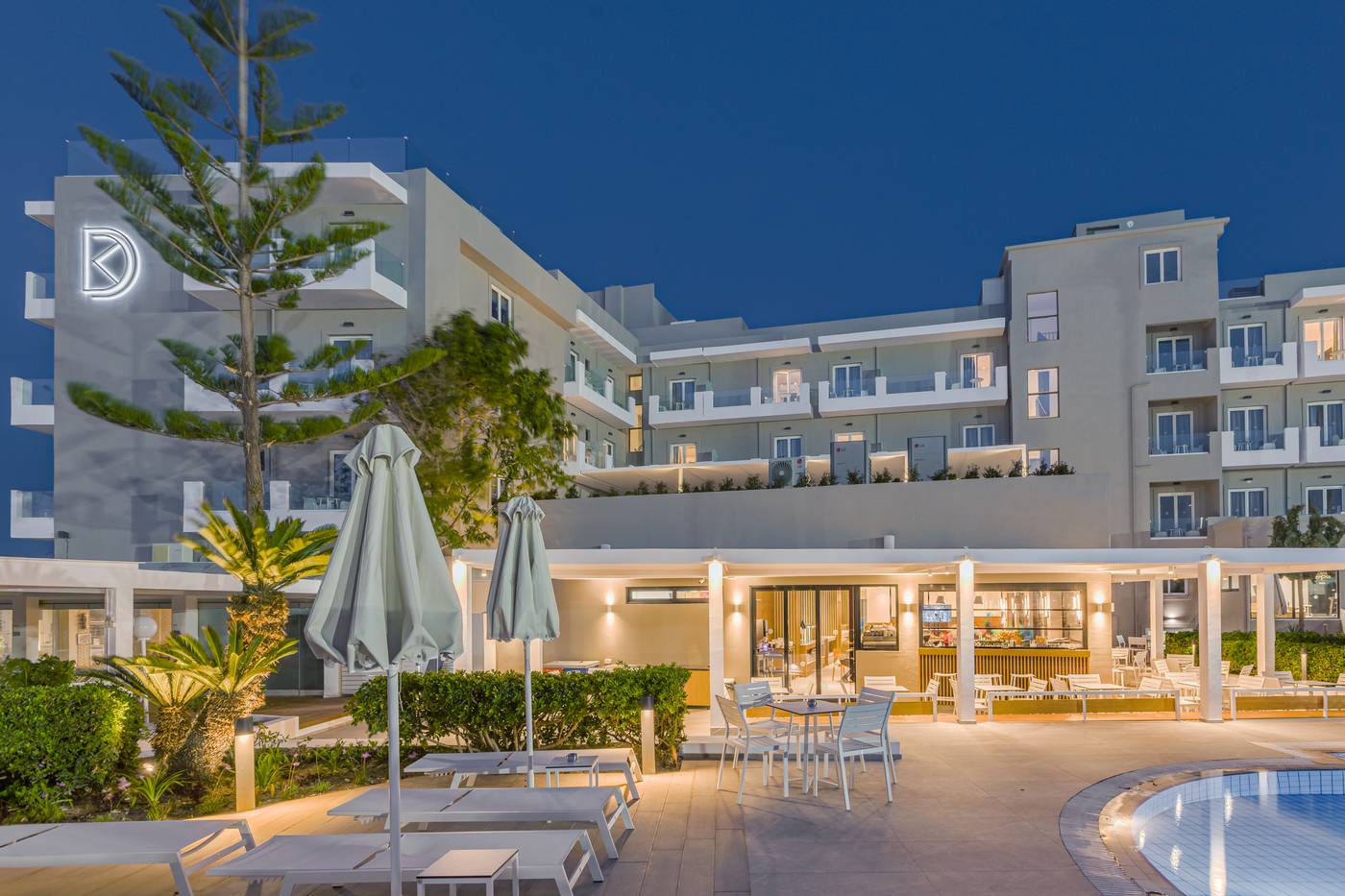 Kos-Hotel-Junior-Suites-Pool-8