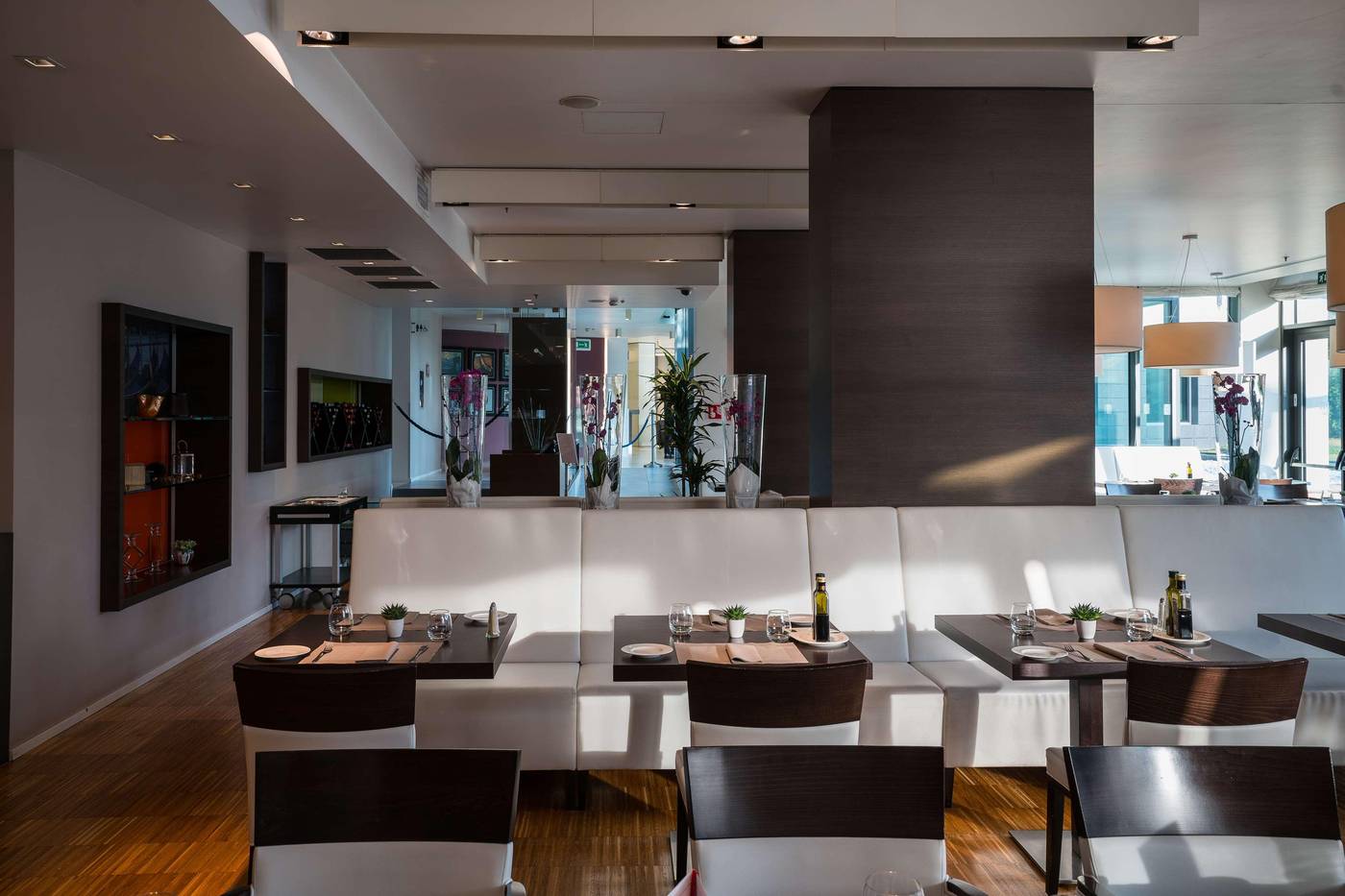 Hilton-Garden-Inn-Venice-Mestre-San-Giuliano-Restaurant-12