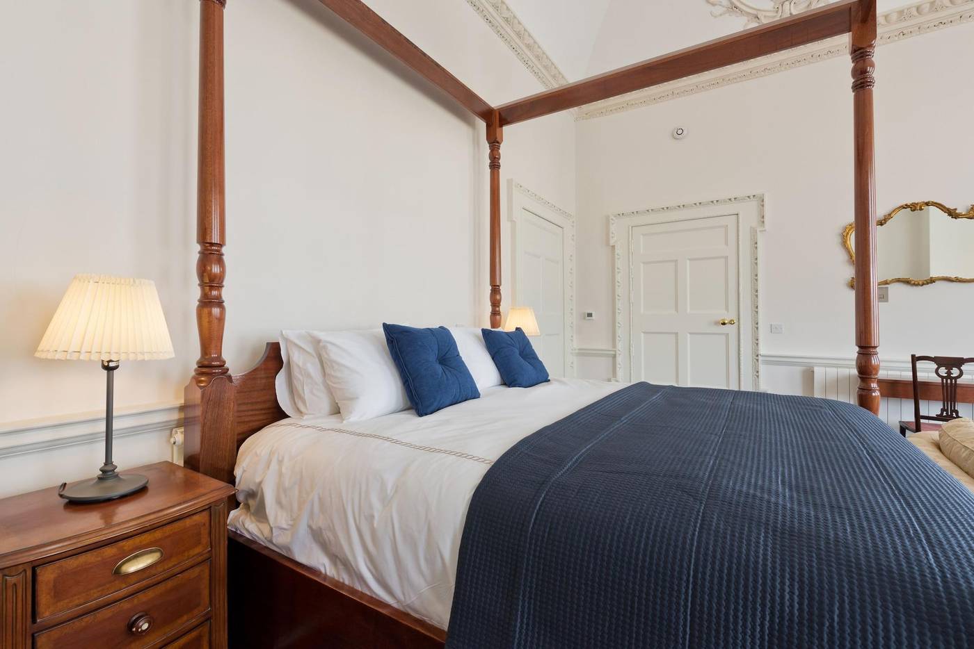 Henrietta-Suites-City-Centre-Room-22