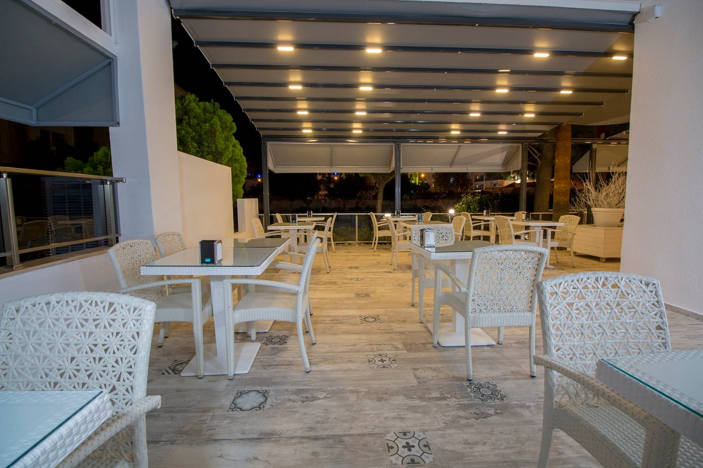 Munamar-Beach-Residence-Restaurant-20
