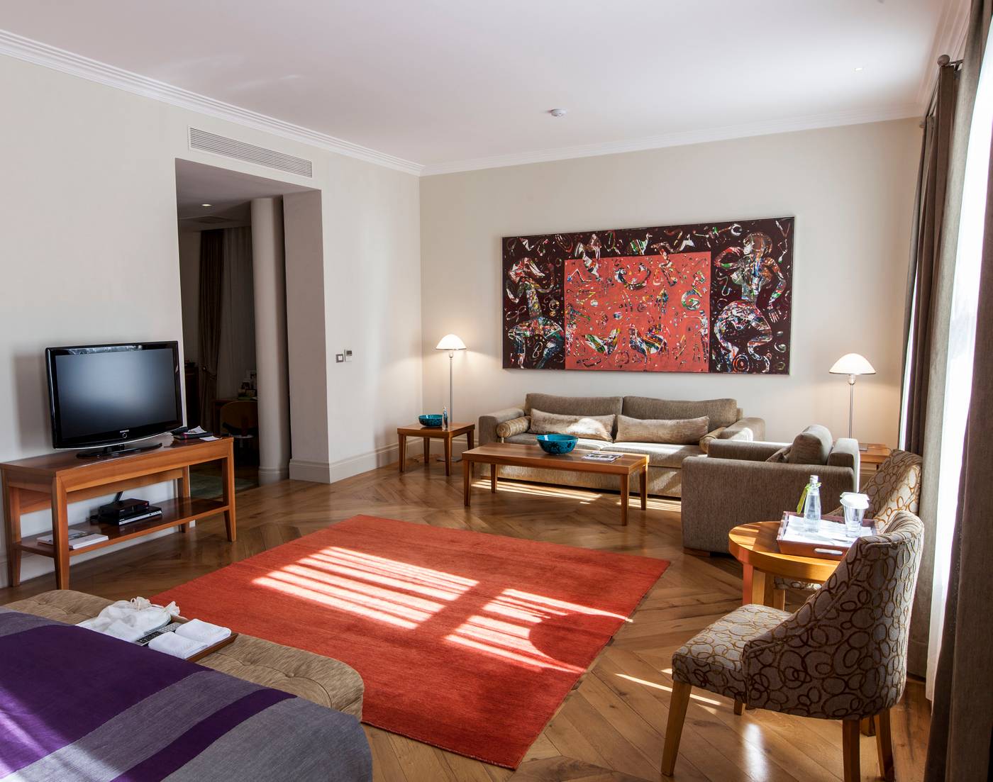 Tomtom-Suites-Room-19