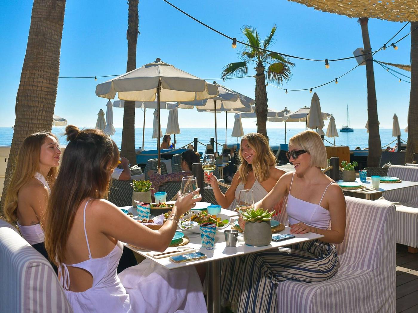 Am----re-Marbella-Beach-Hotel-Bar-77