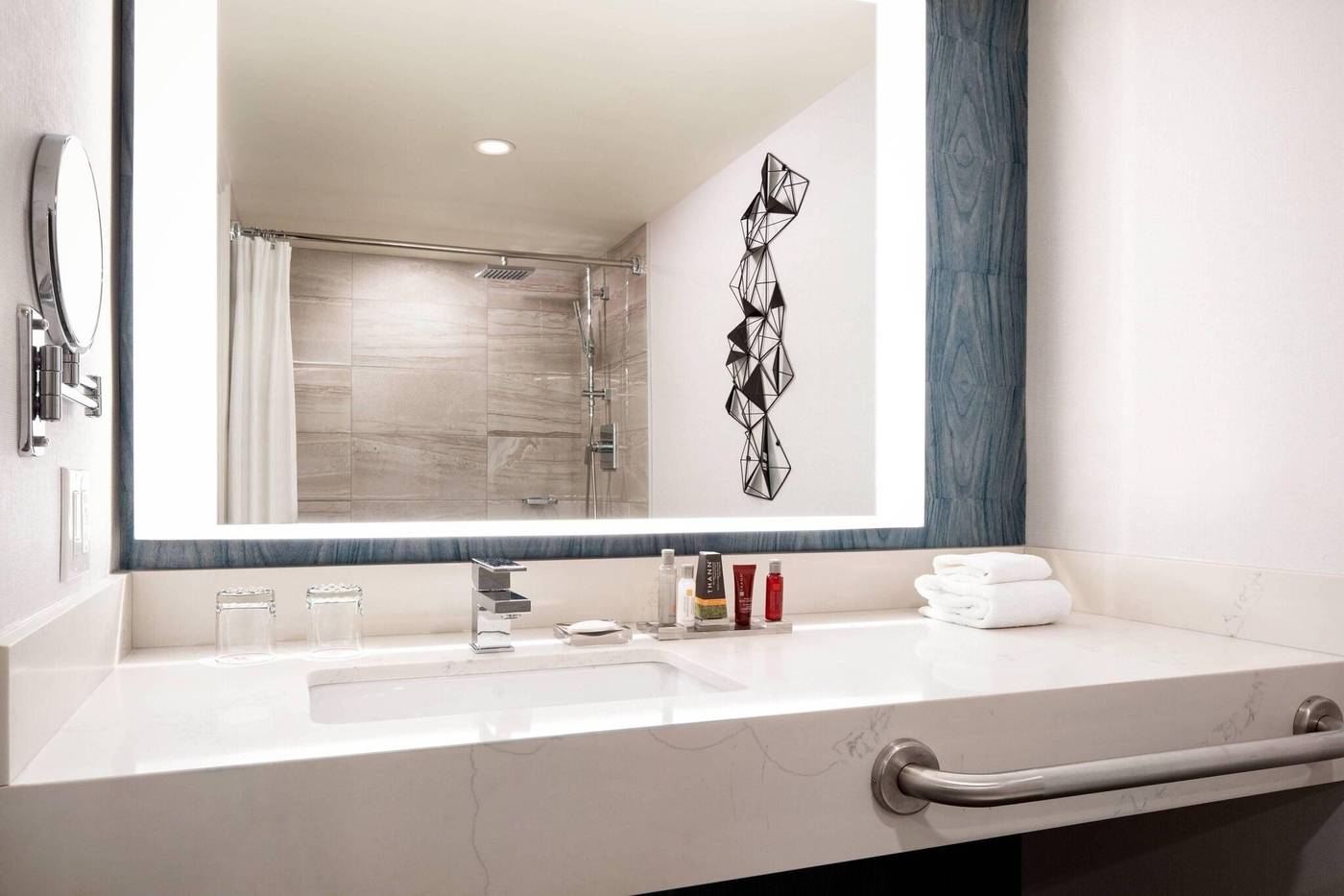 Vancouver-Airport-Marriott-Hotel-Room-33