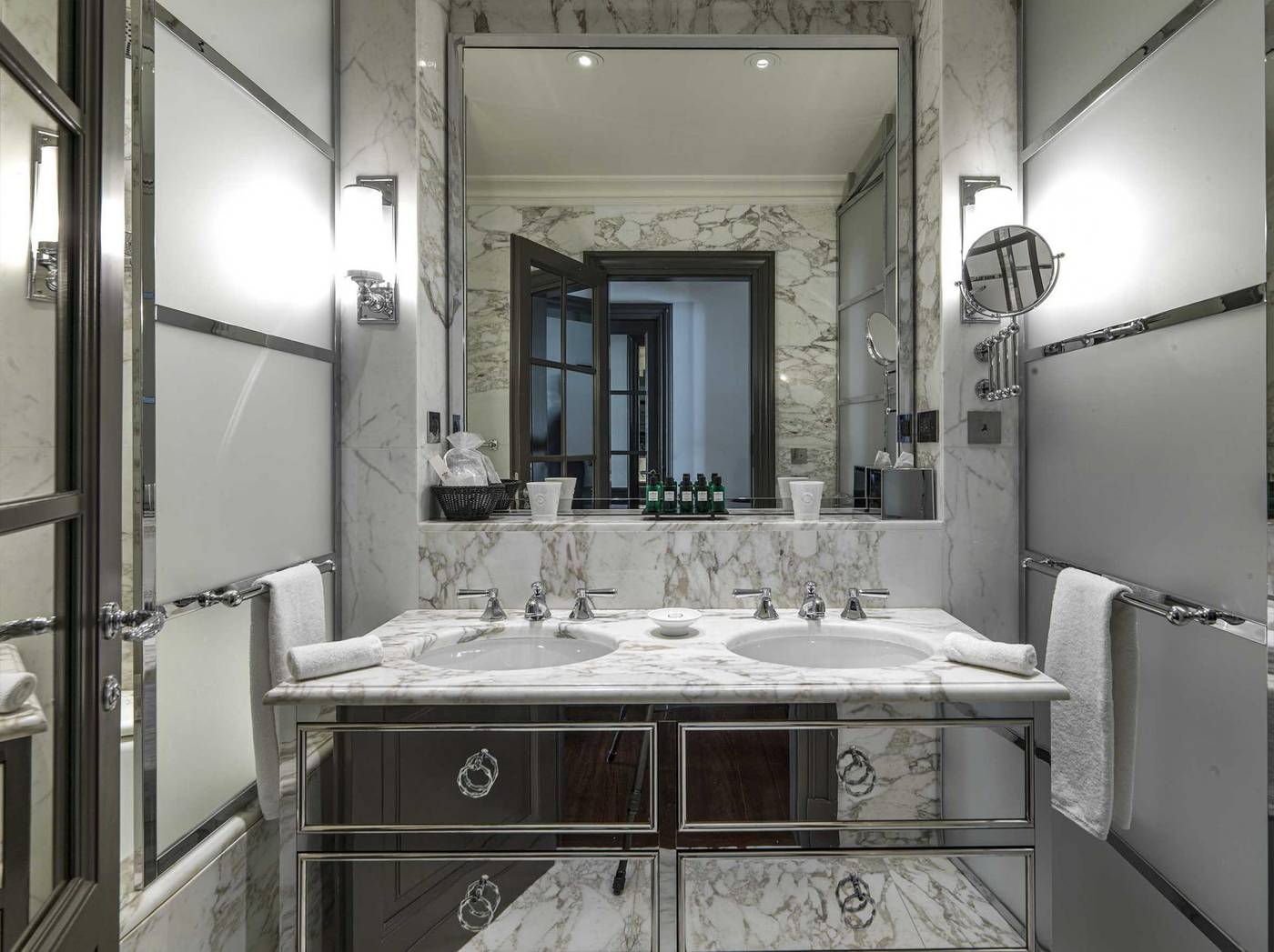 Marquis-Faubourg-Saint-Honore-Room-21