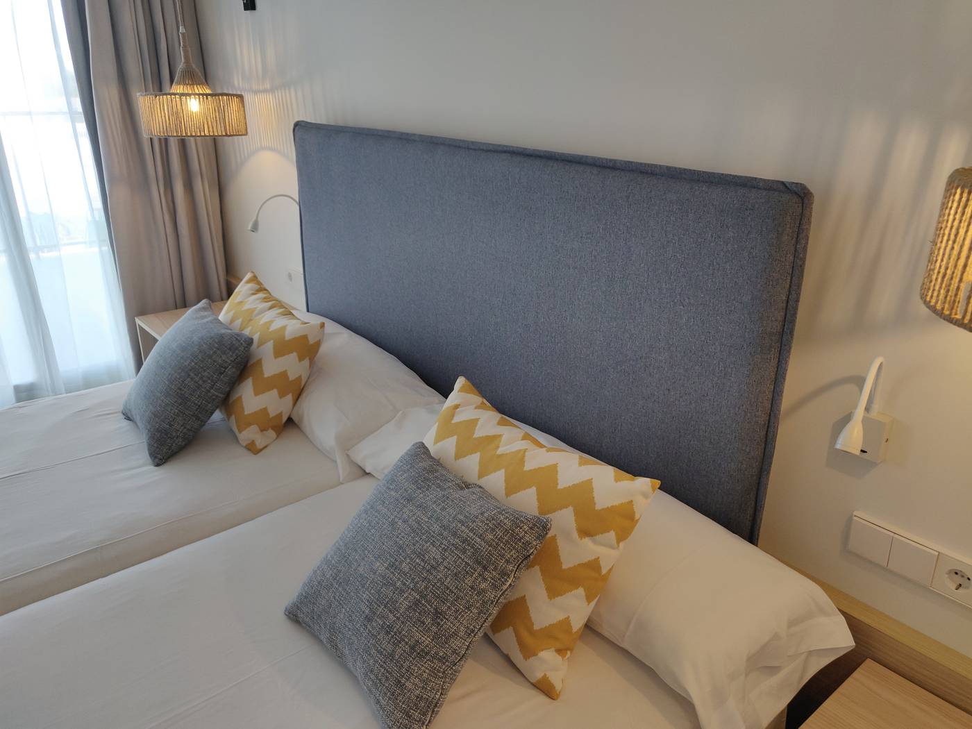 Cabogata-Garden-Room-38