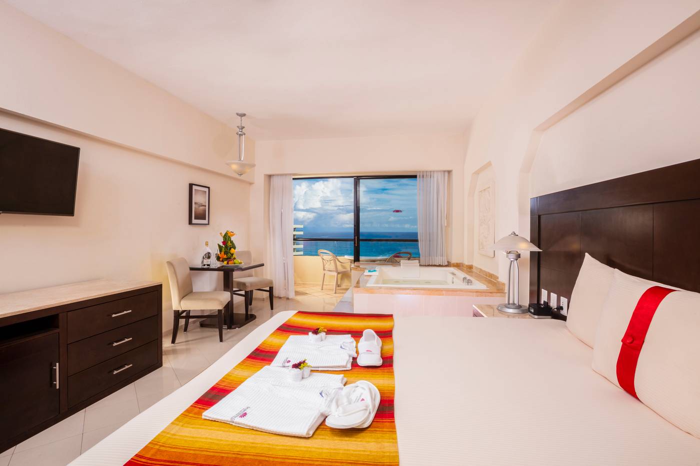 Crown-Paradise-Club-Cancun-Room-30