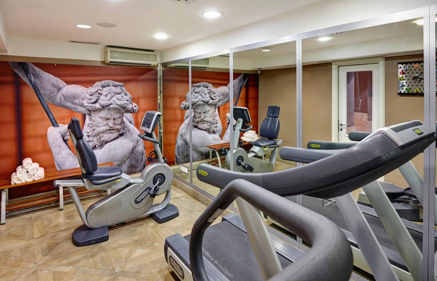 Indigo-Hotel-Rome---St--George-Sports-and-Entertainment-76