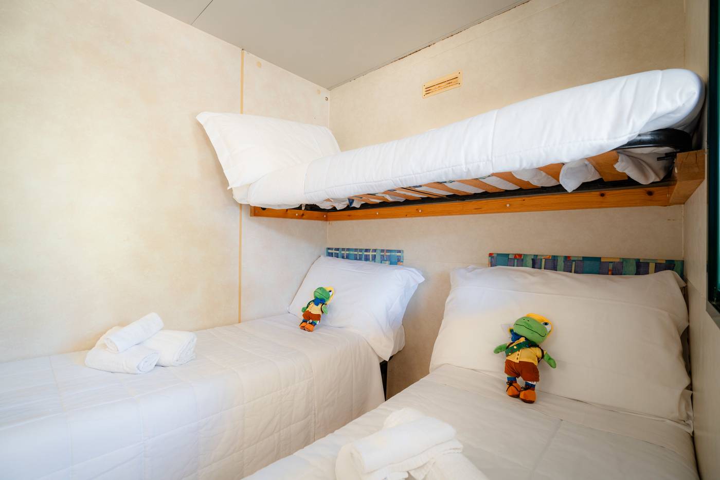 Club-del-Sole-Stork-Family-Collection-Room-39