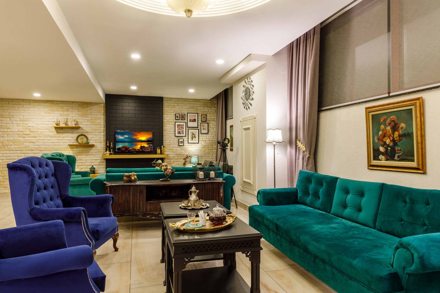 Golden-Crown-Lobby-14