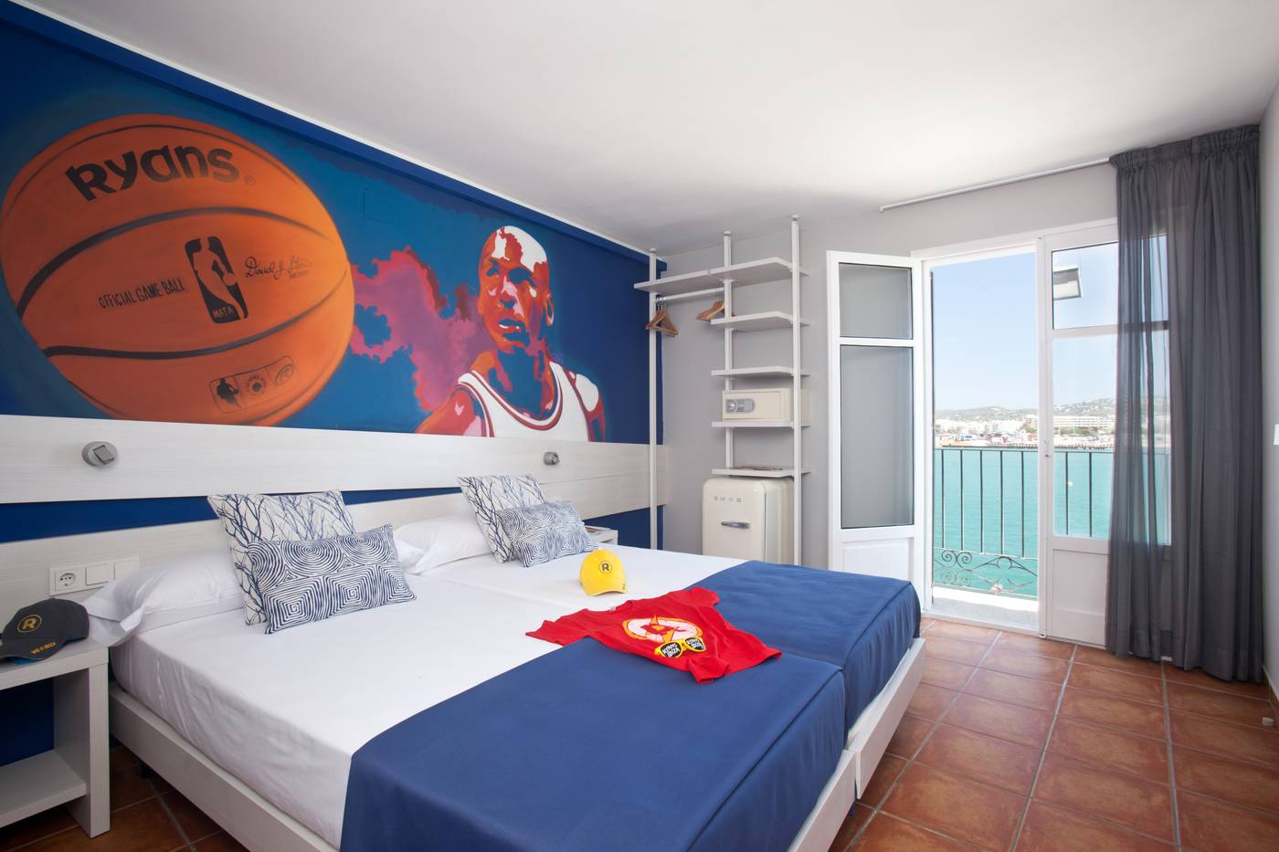 Hotel-Ryans-La-Marina-Room-9
