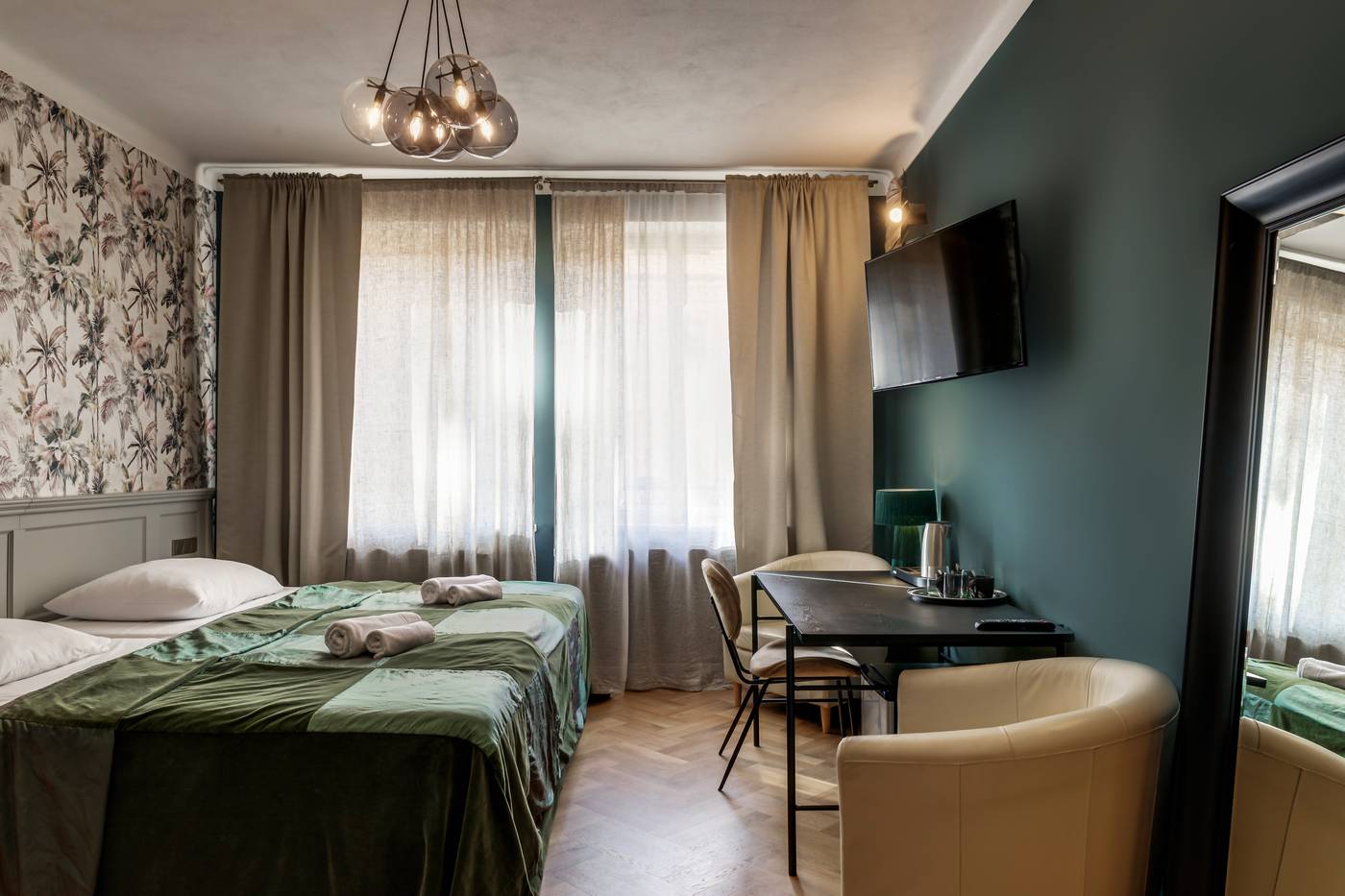 Louren---The-Bridge-Inn-Room-2