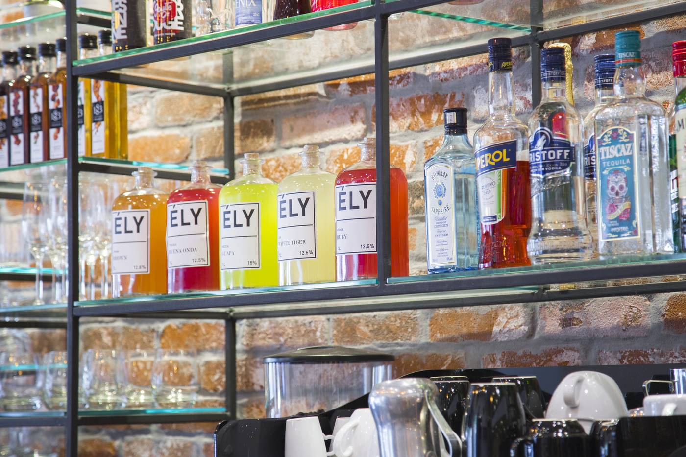 The-Playce-by-HappyCulture-Bar-41