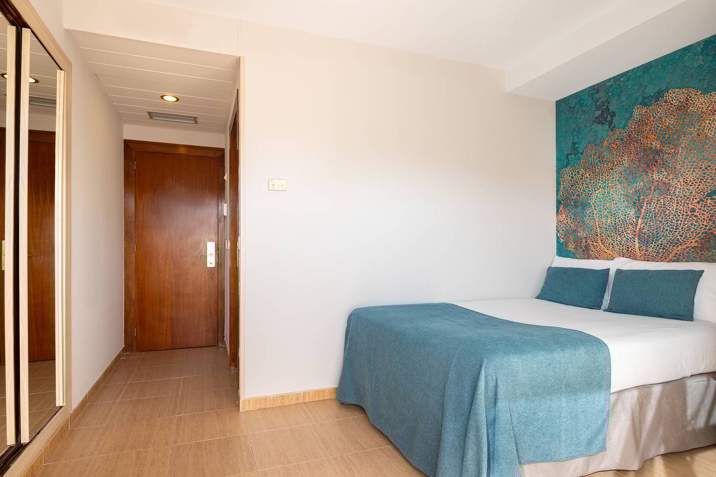 H-TOP-Amaika-Room-16