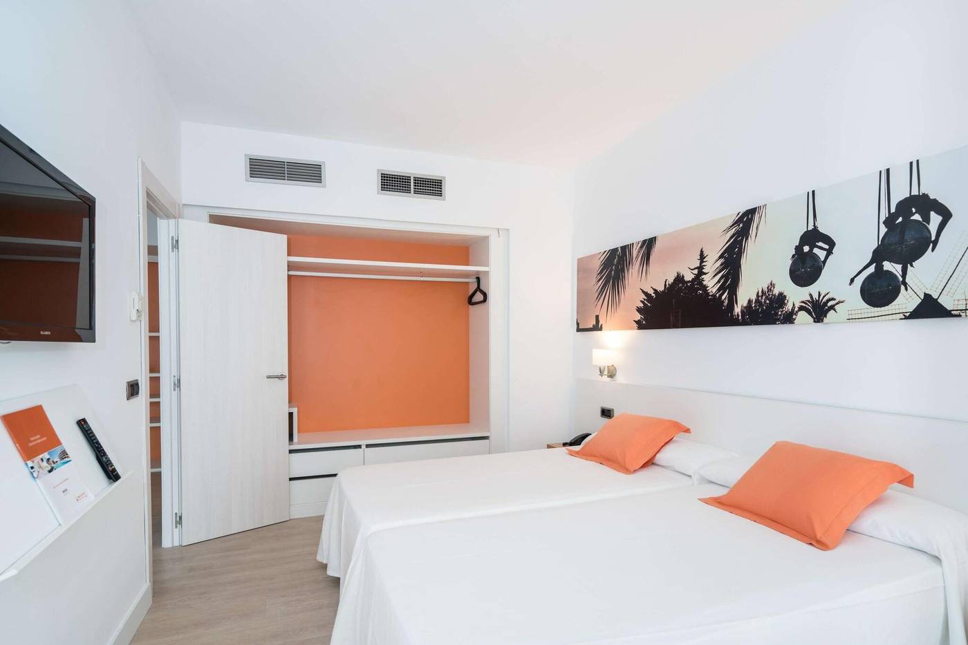 THB-Ocean-Beach-Room-27