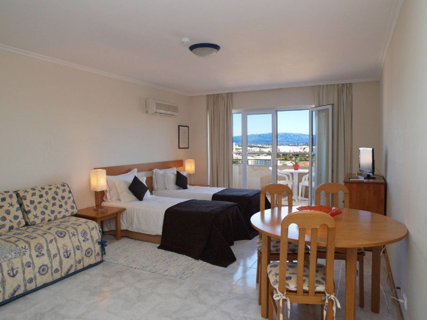 Jardins-da-Rocha-Room-12