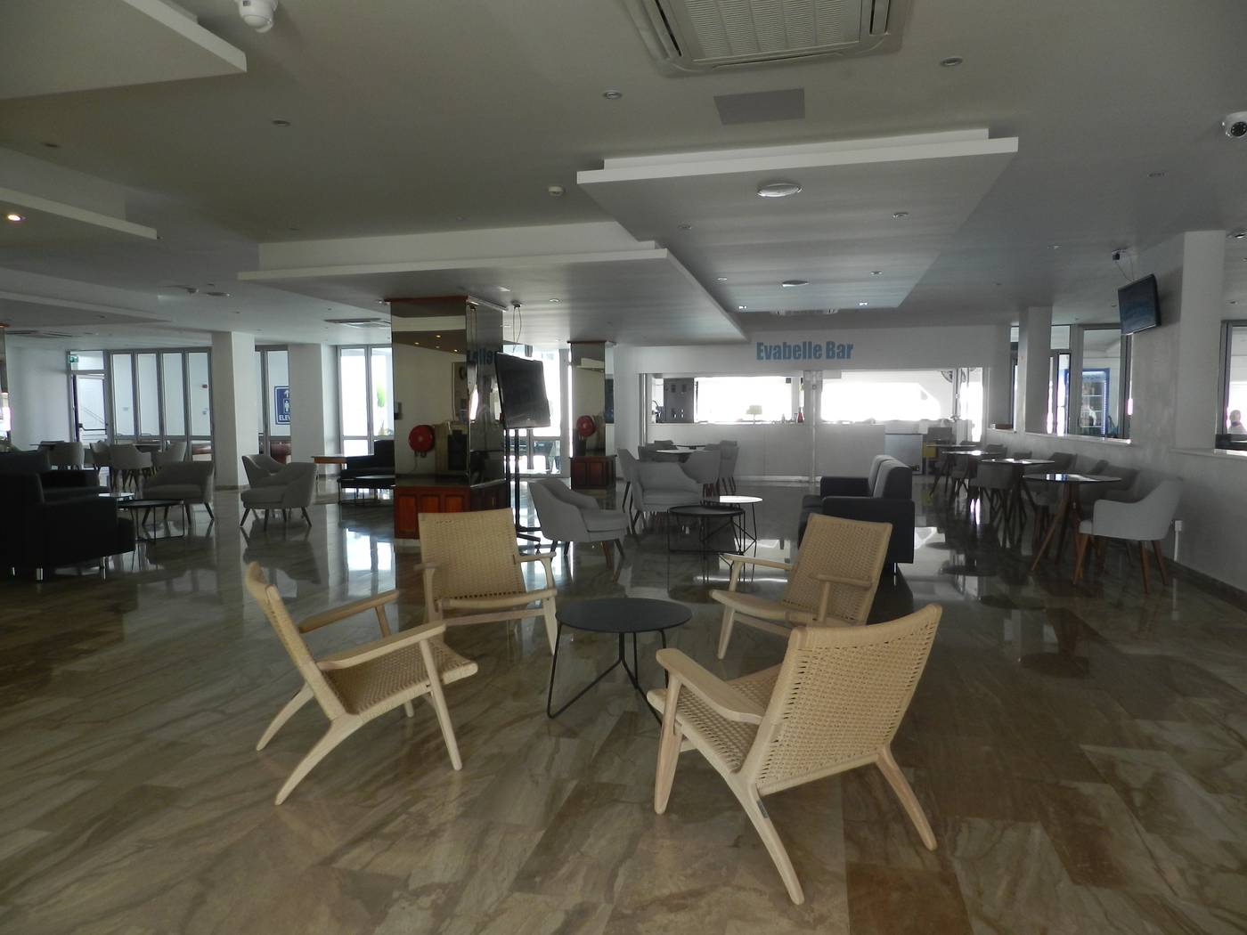 Evabelle-Napa-Lobby-32