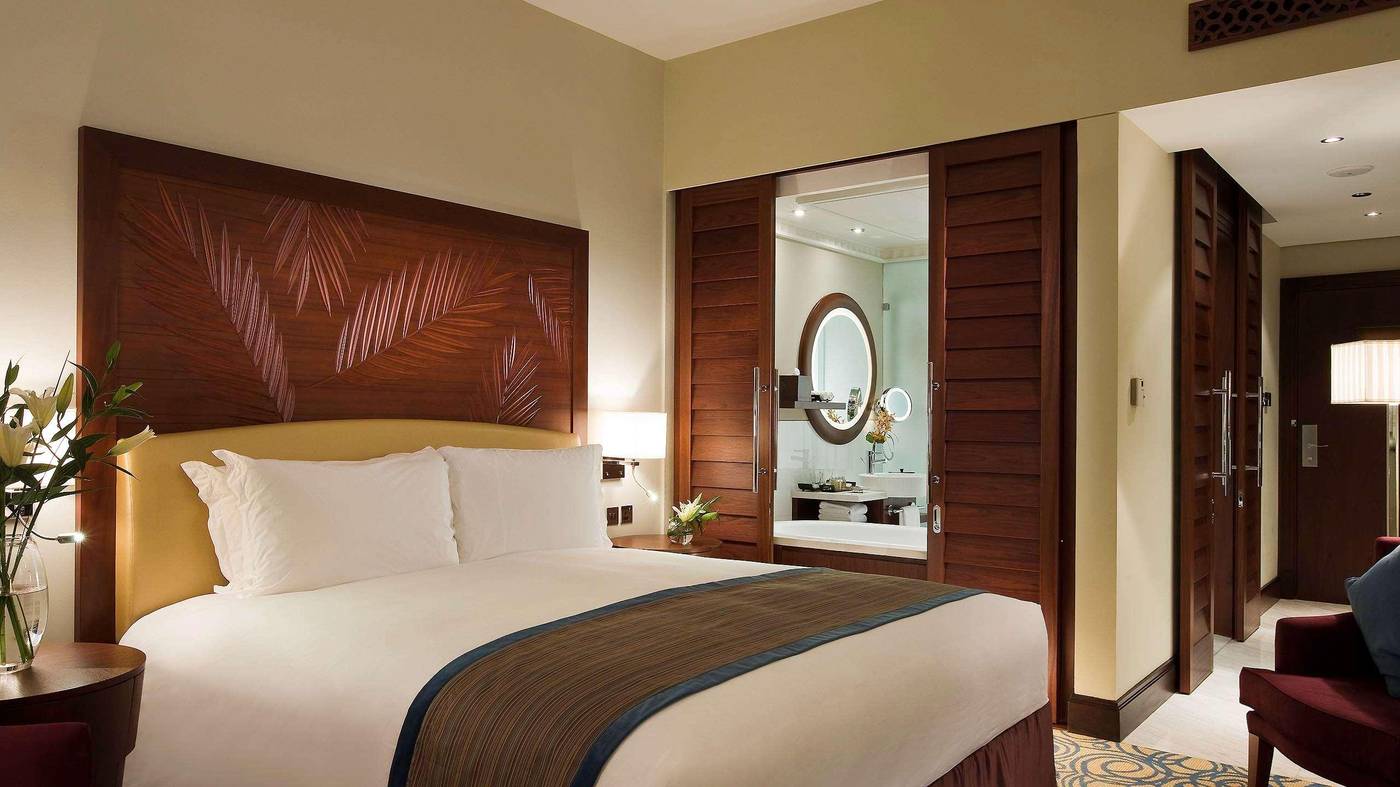 Sofitel-Dubai-Jumeirah-Beach-Room-36