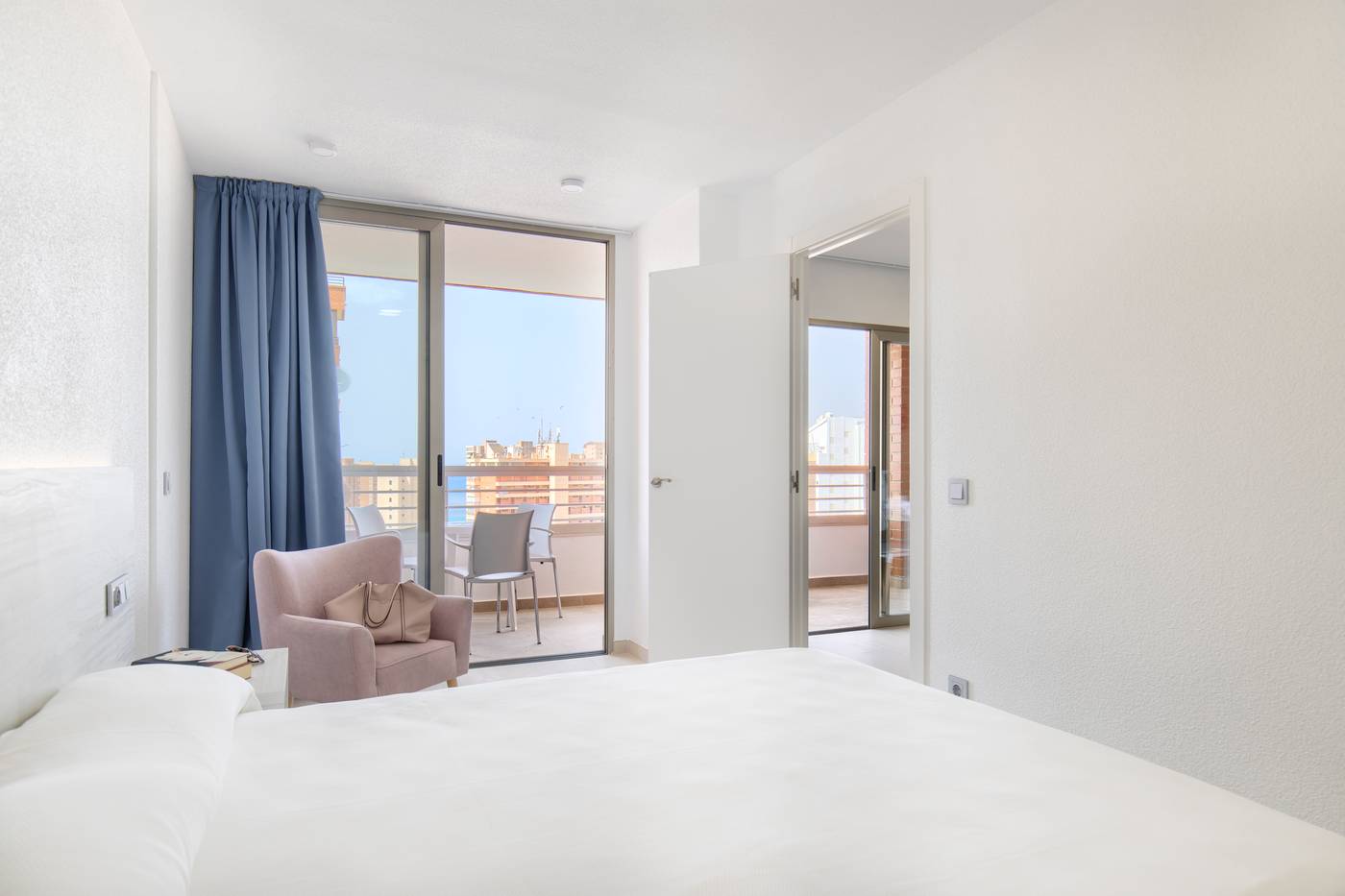 Aparthotel-BCL-Levante-Lux-Room-12