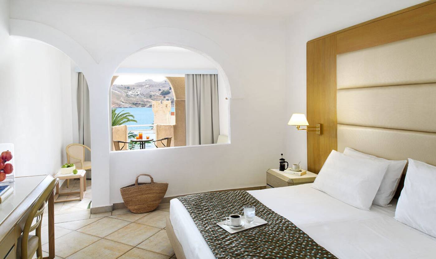 Junior-Suite-Sea-View-1100x656.jpg