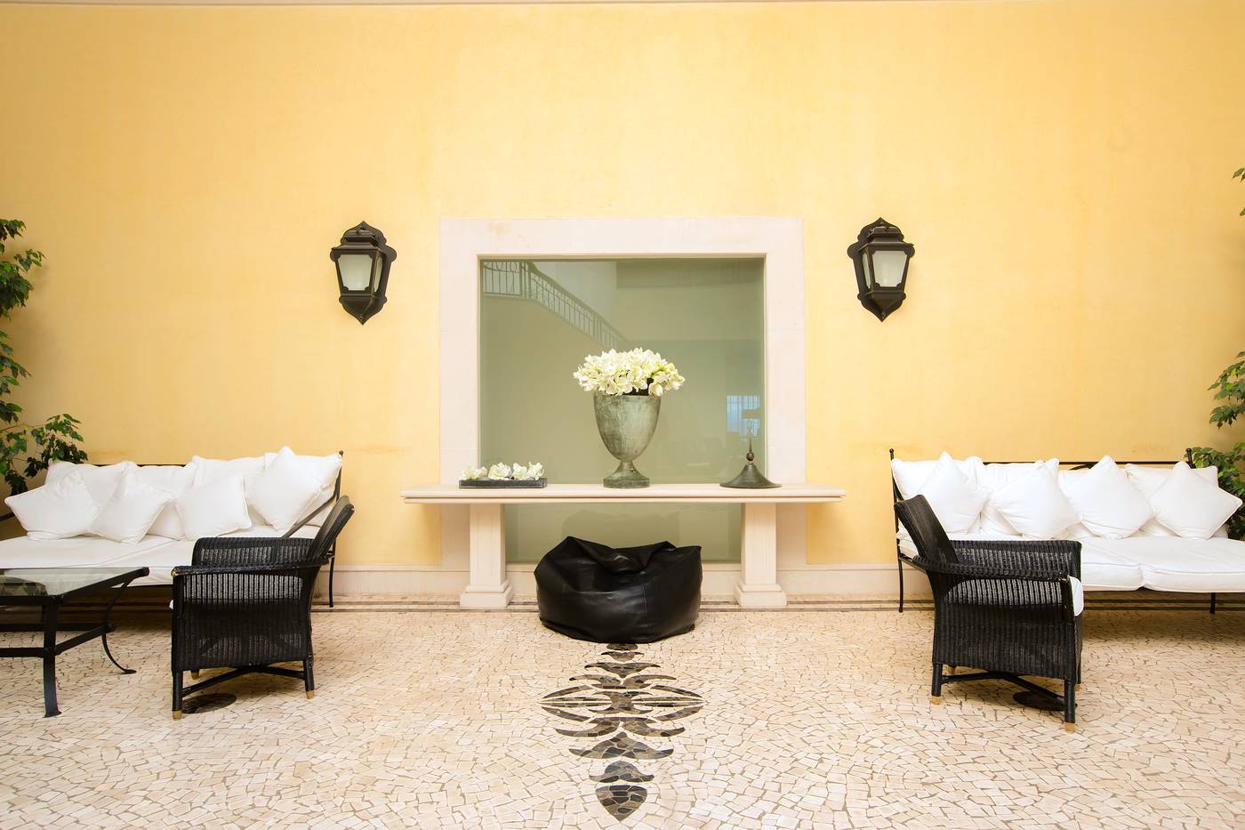 Quinta-das-Vistas-Palace-Gardens-Lobby-25