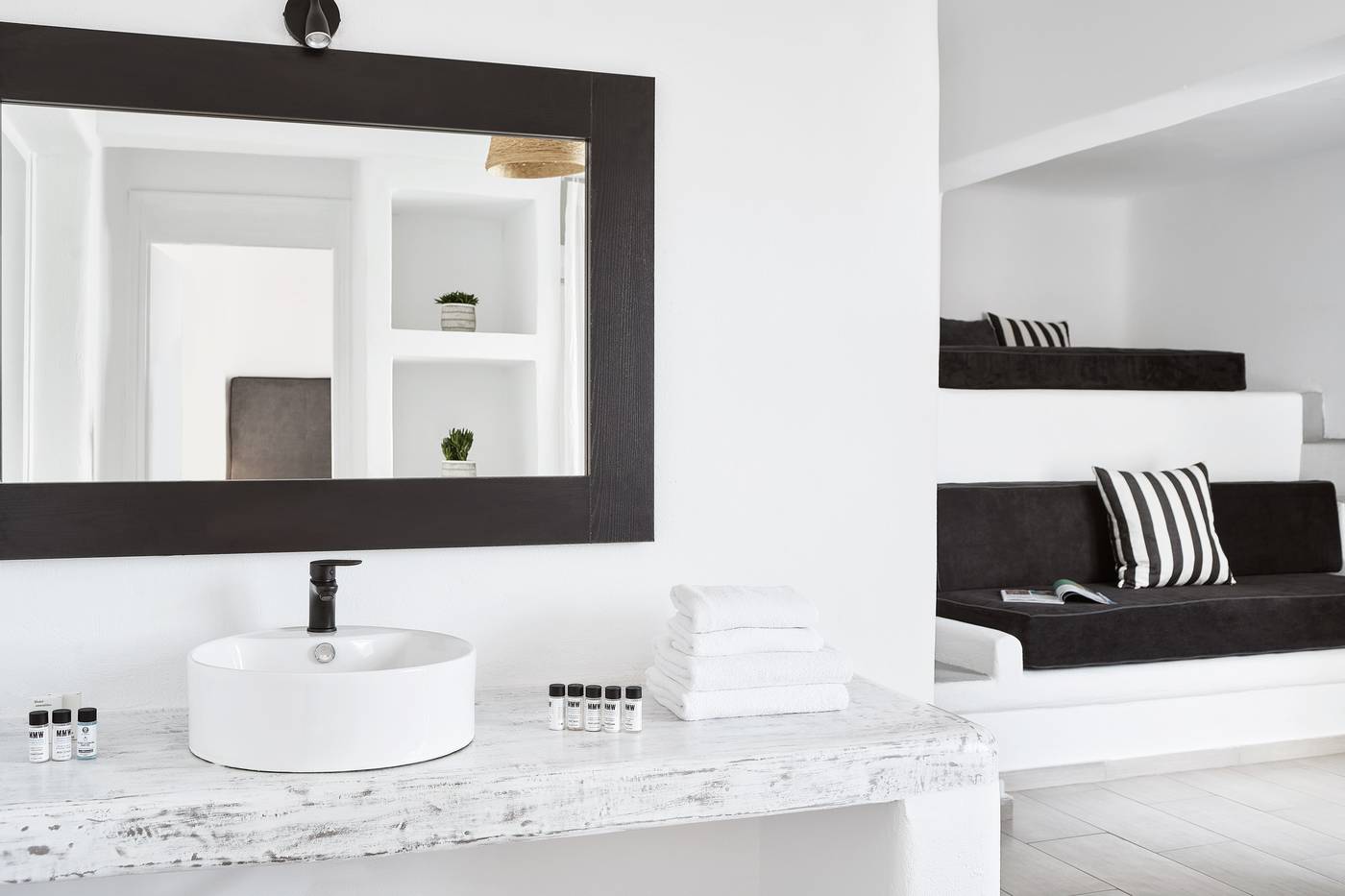 Mr---Mrs-White-Mykonos-Room-44