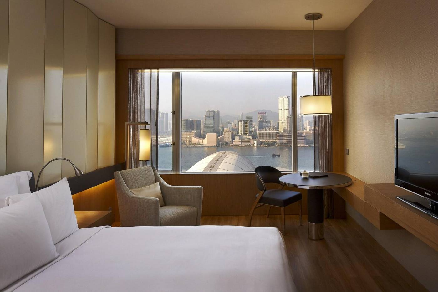 Renaissance-Hong-Kong-Harbour-View-Hotel-Room-6