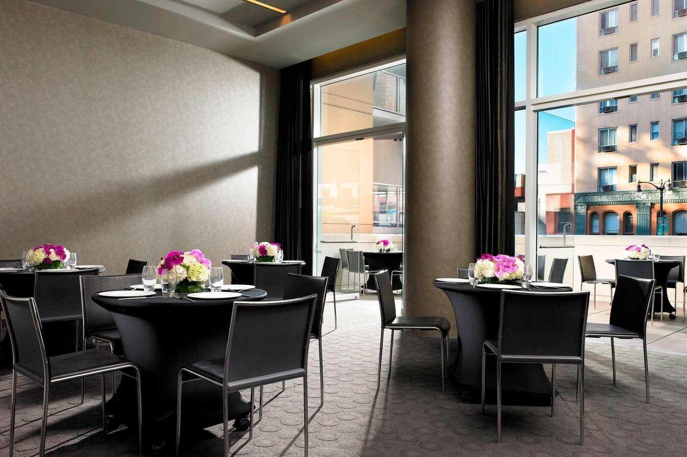 W-Hollywood-Conferences-23