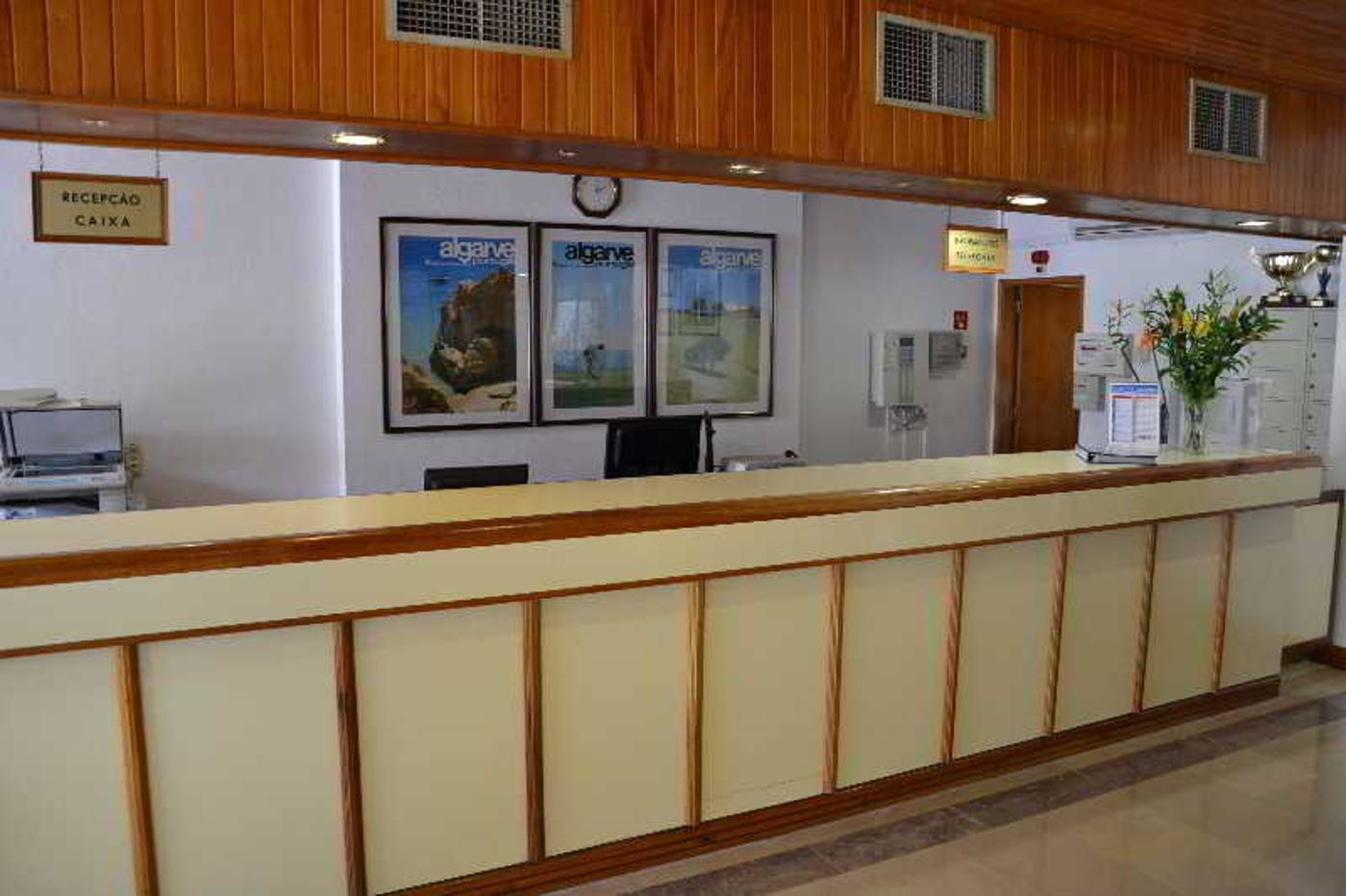 Clube-Alvorferias-Lobby-19