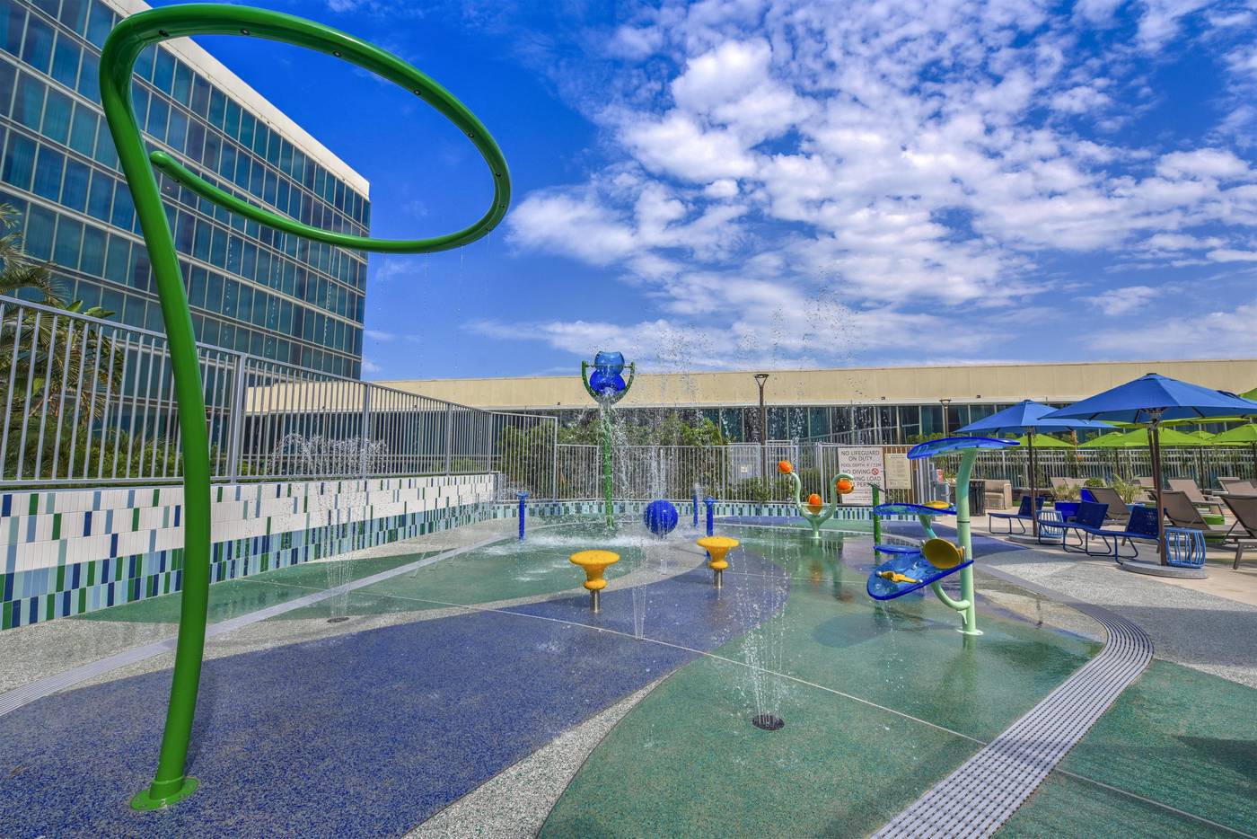 Hilton-Anaheim-Pool-83