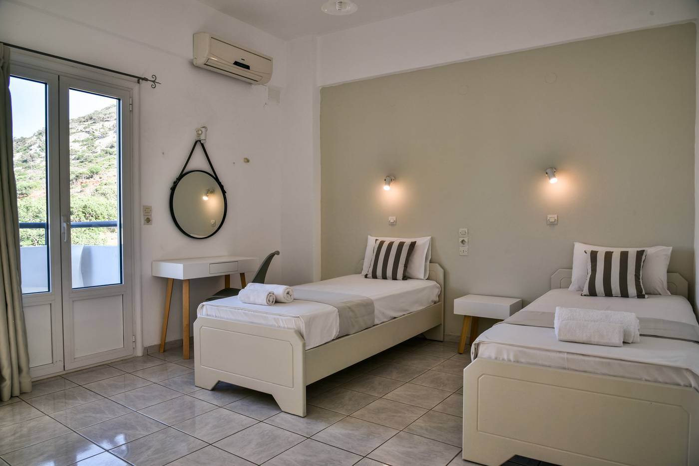Iraklis-Apartments---Studios-Room-14