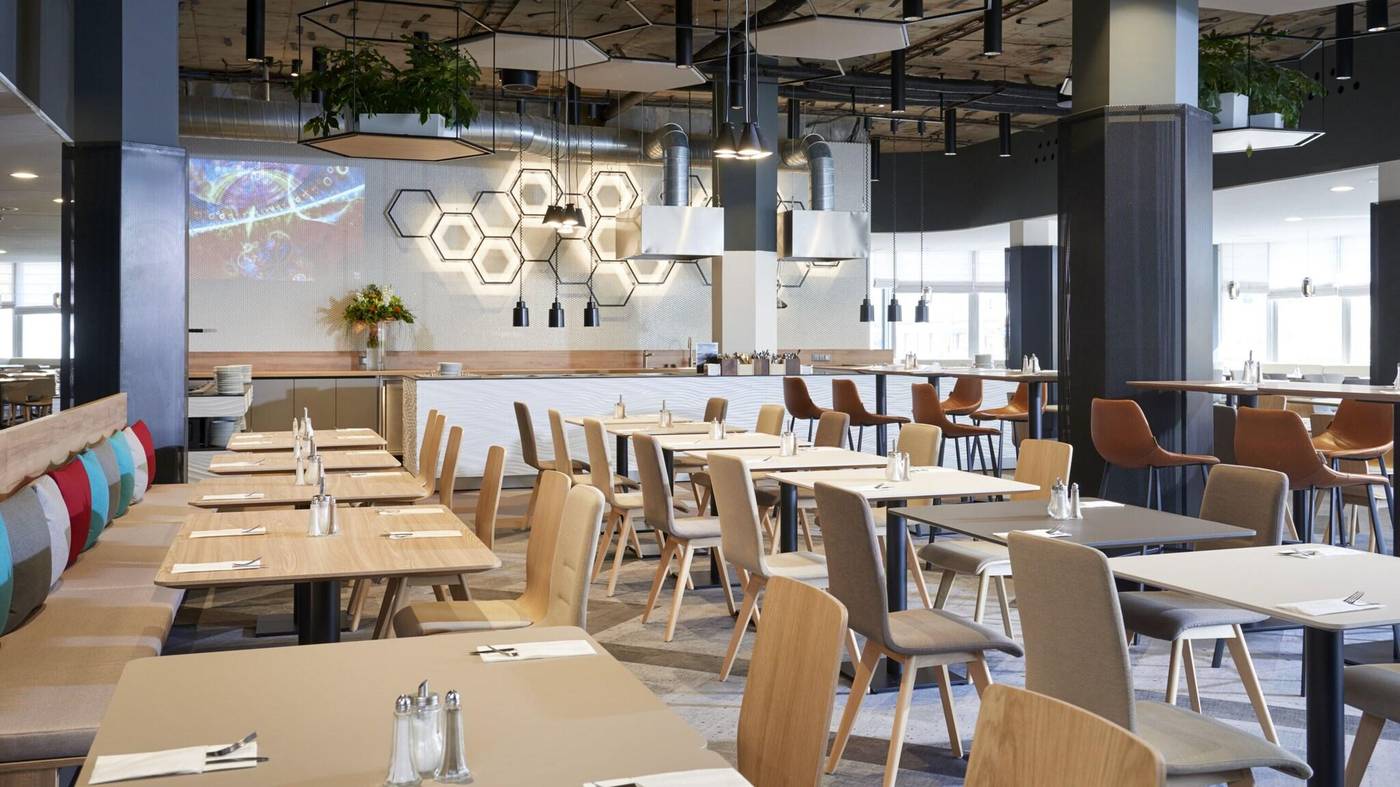 Orea-Hotel-Pyramida-Restaurant-32