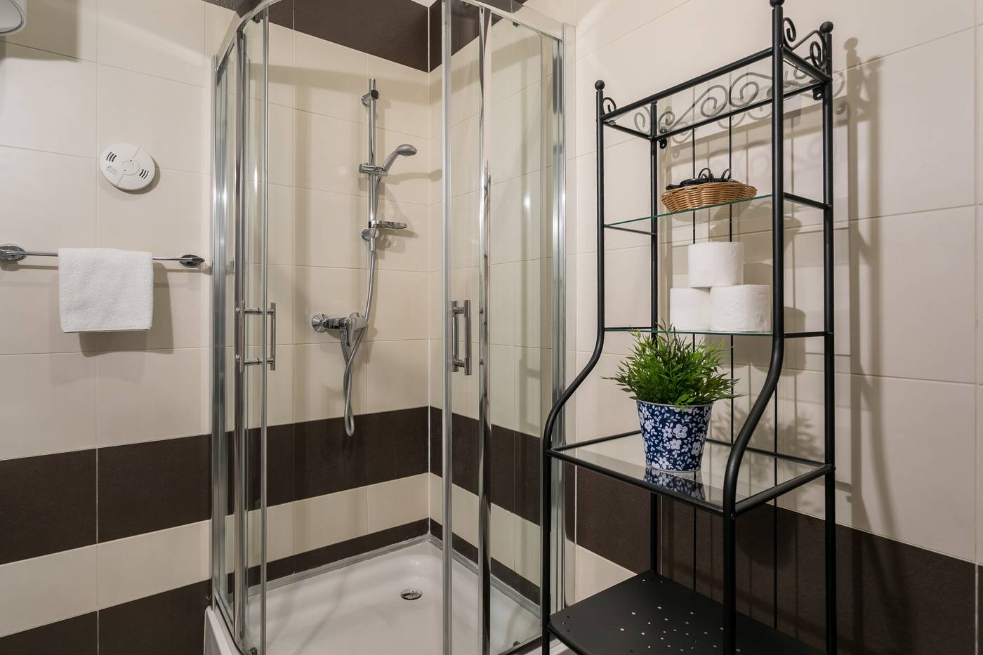 The-Spiski-Palace-Apartments-Room-50