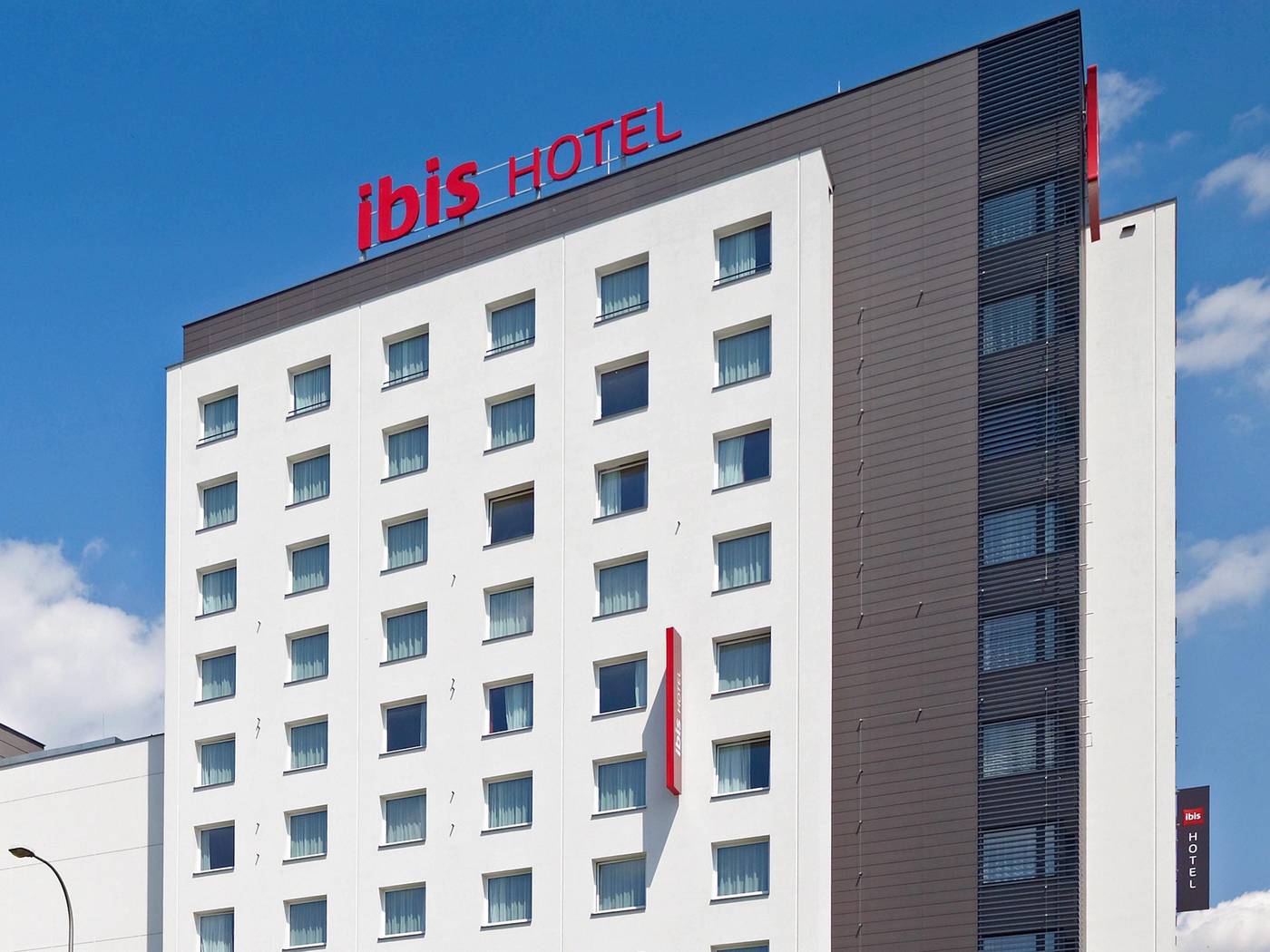 ibis-Warszawa-Reduta-General-view-3