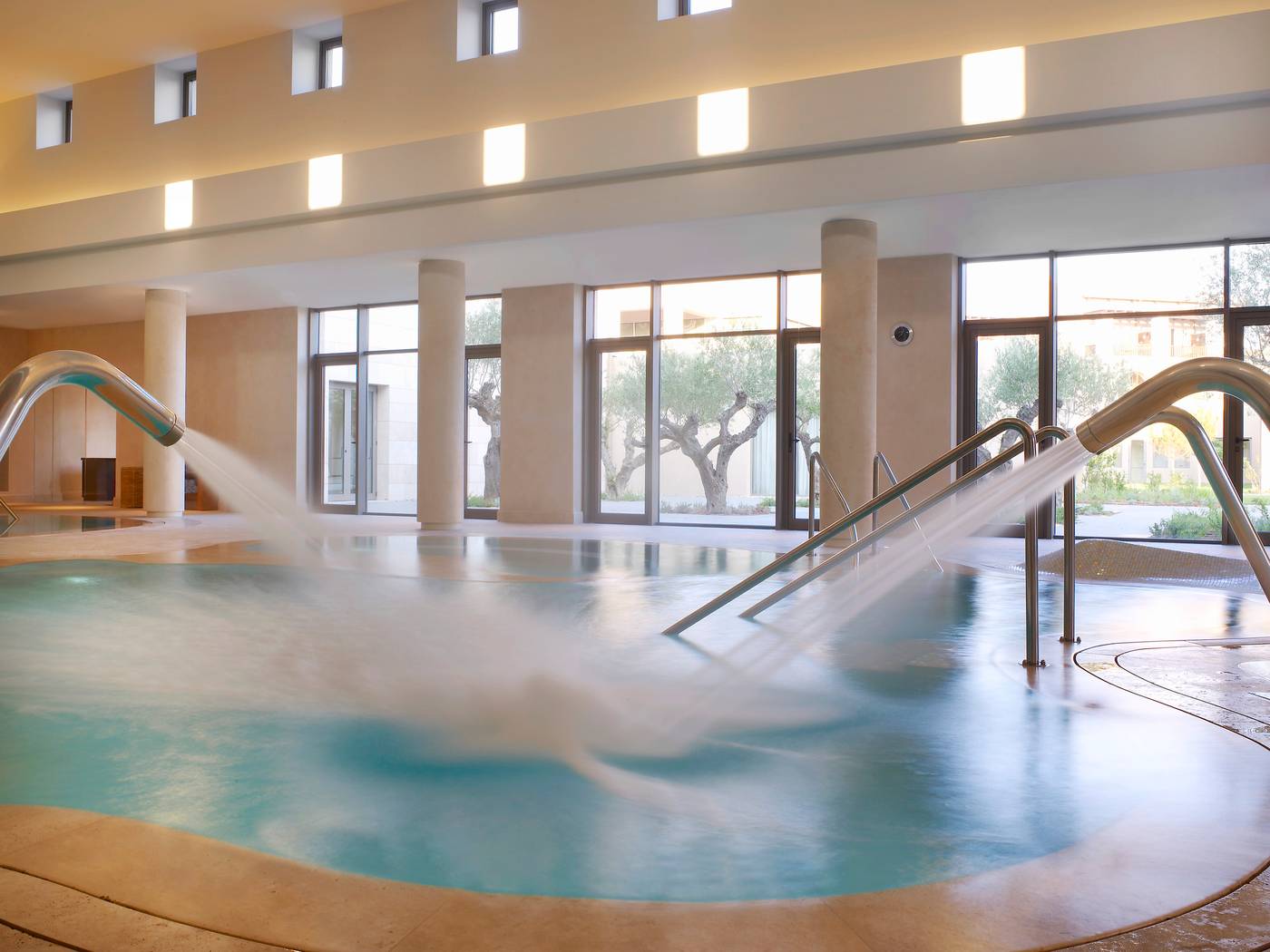 The-Romanos--A-Luxury-Collection-Resort-Pool-78