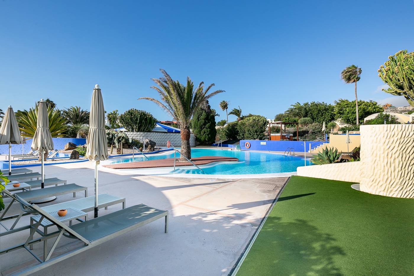 Risco-del-Gato-Suites-LIVVO-Senses-Collection-Pool-5