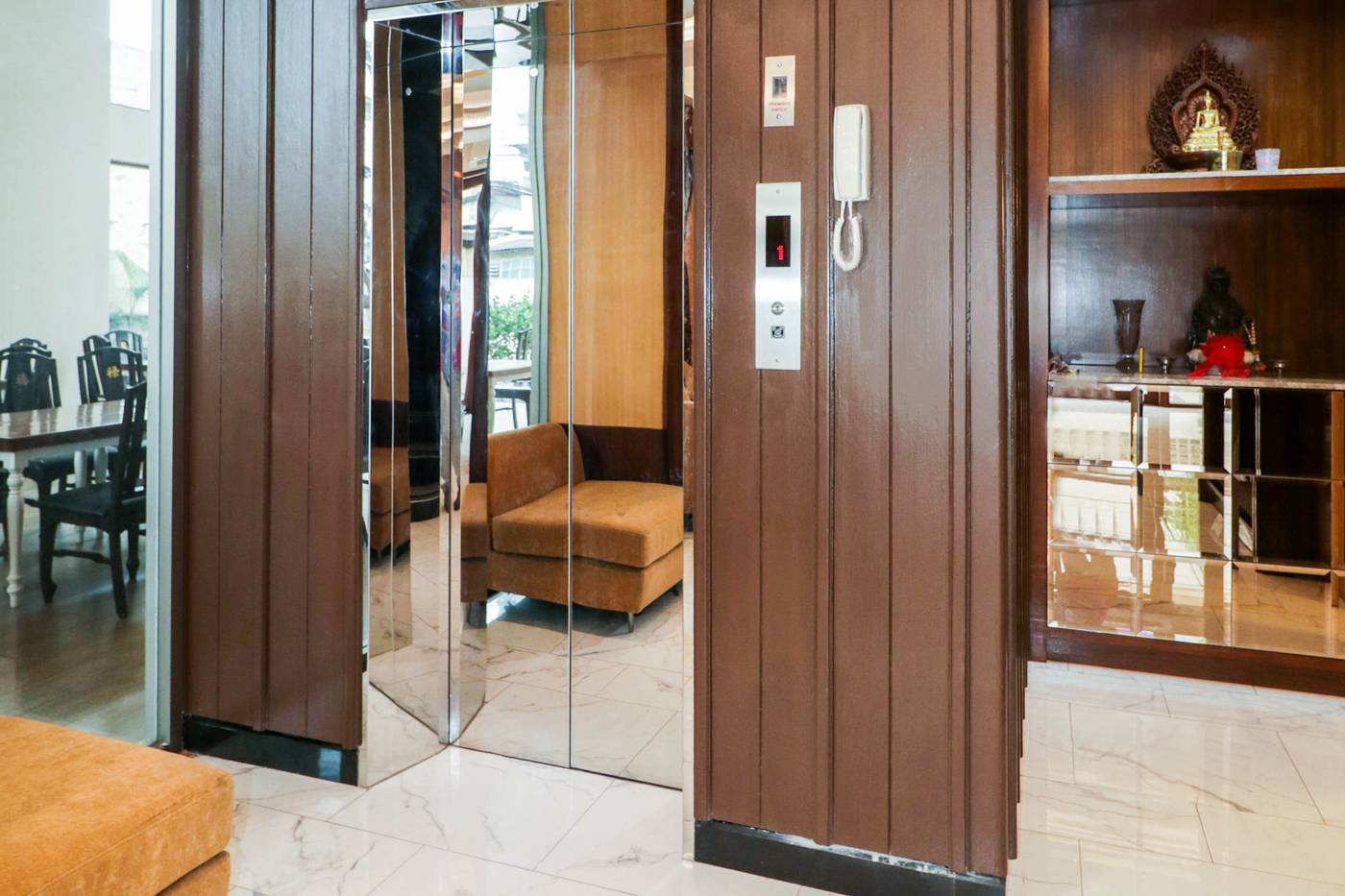 A-Sleep-Bangkok-Hotel-Sathorn-Lobby-27