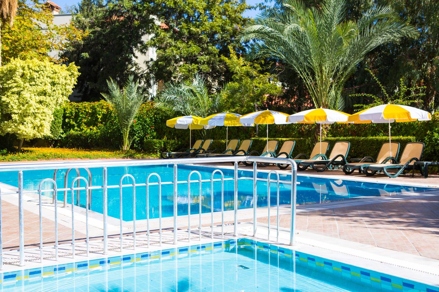 Gardenia-Beach-Pool-14