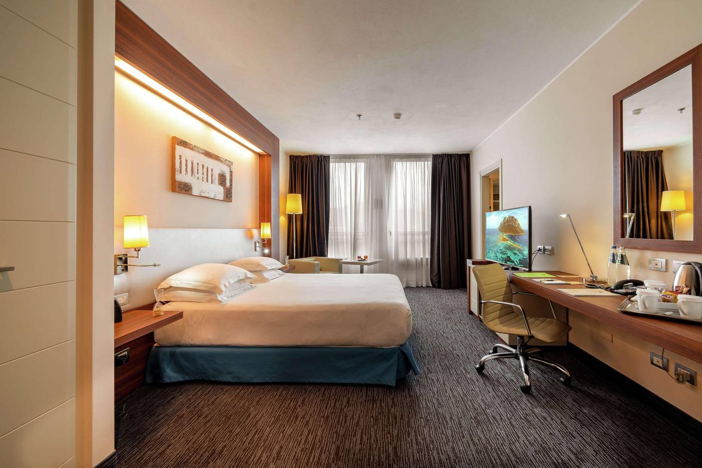 Double-Tree-by-Hilton-Hotel-Olbia-Room-24