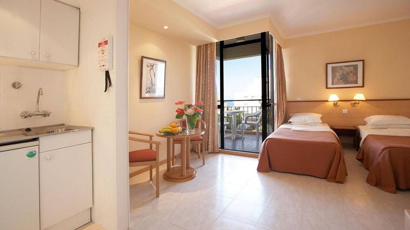 Dorisol-Mimosa-Room-25