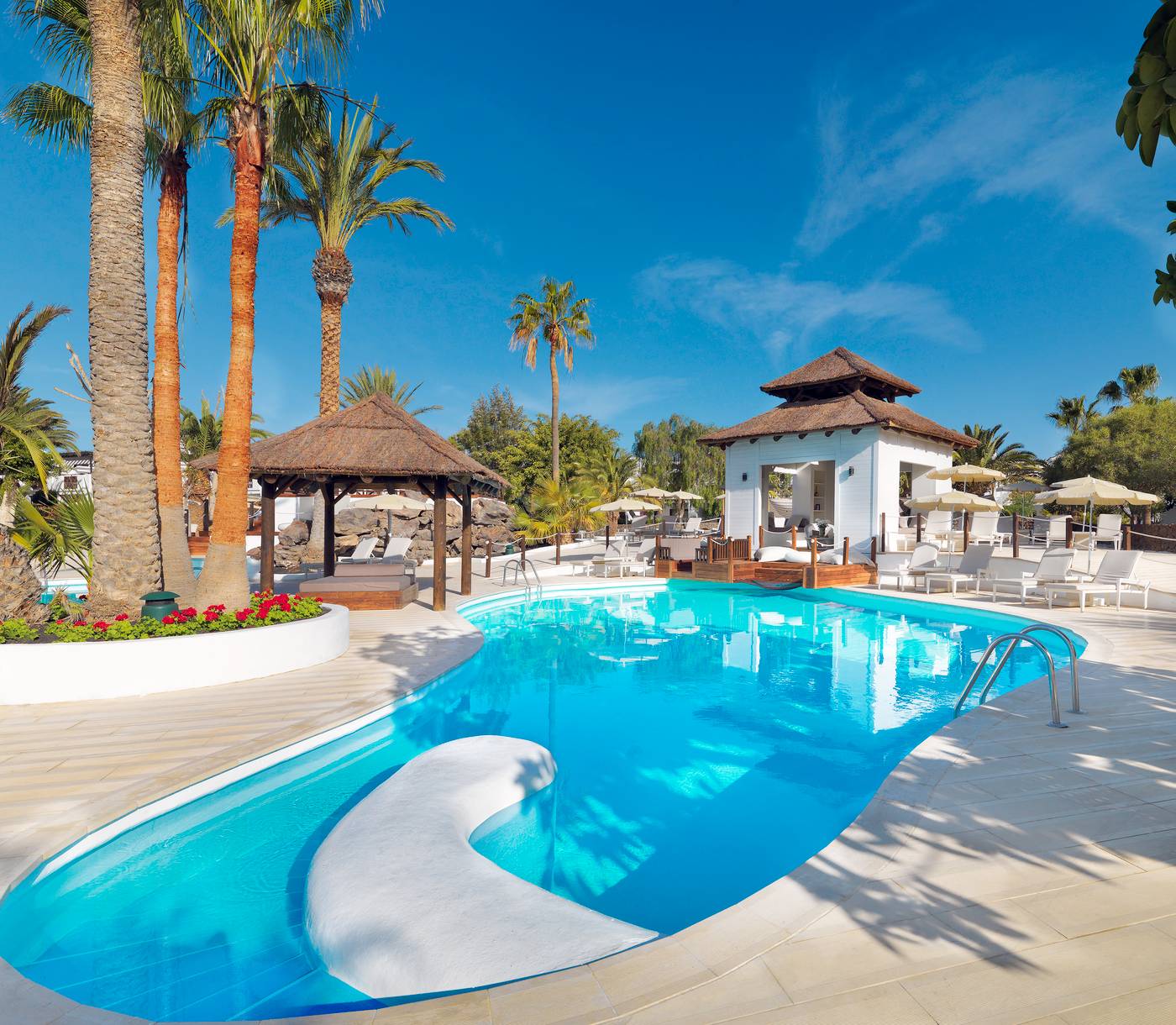 H10-White-Suites---Adults-Only-Pool-4