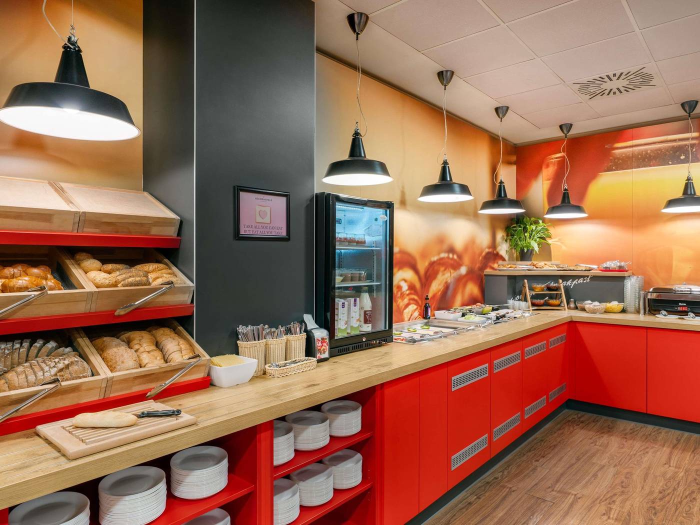 Ibis-Budapest-City-Restaurant-23