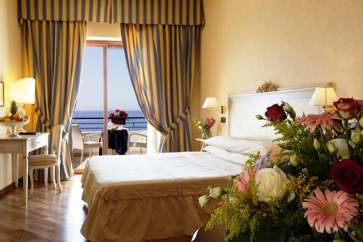 Punta-Campanella-Resort---Spa-Room-4