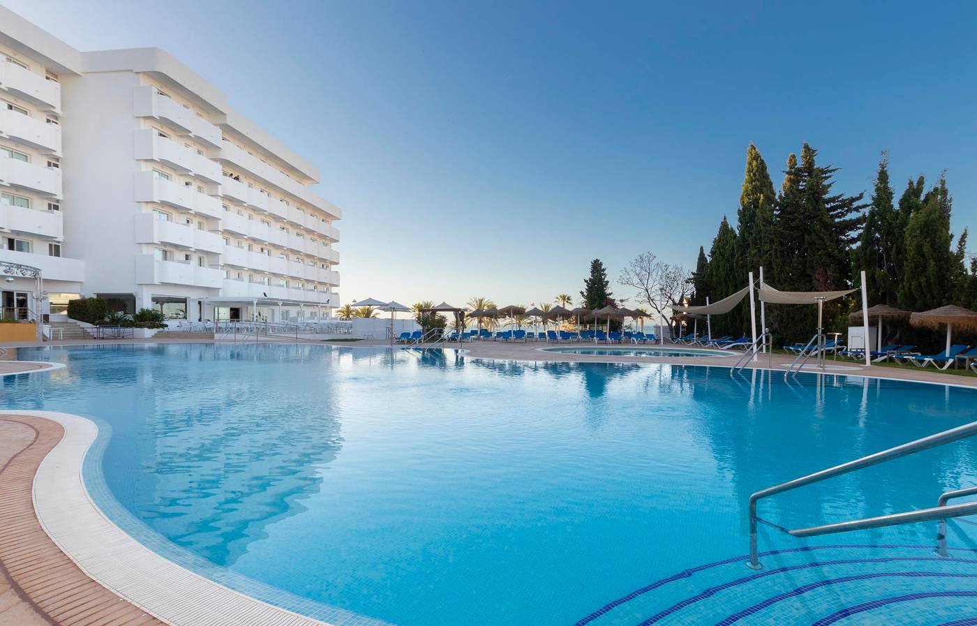 Hotel-Club-Palia-La-Roca-Pool-1