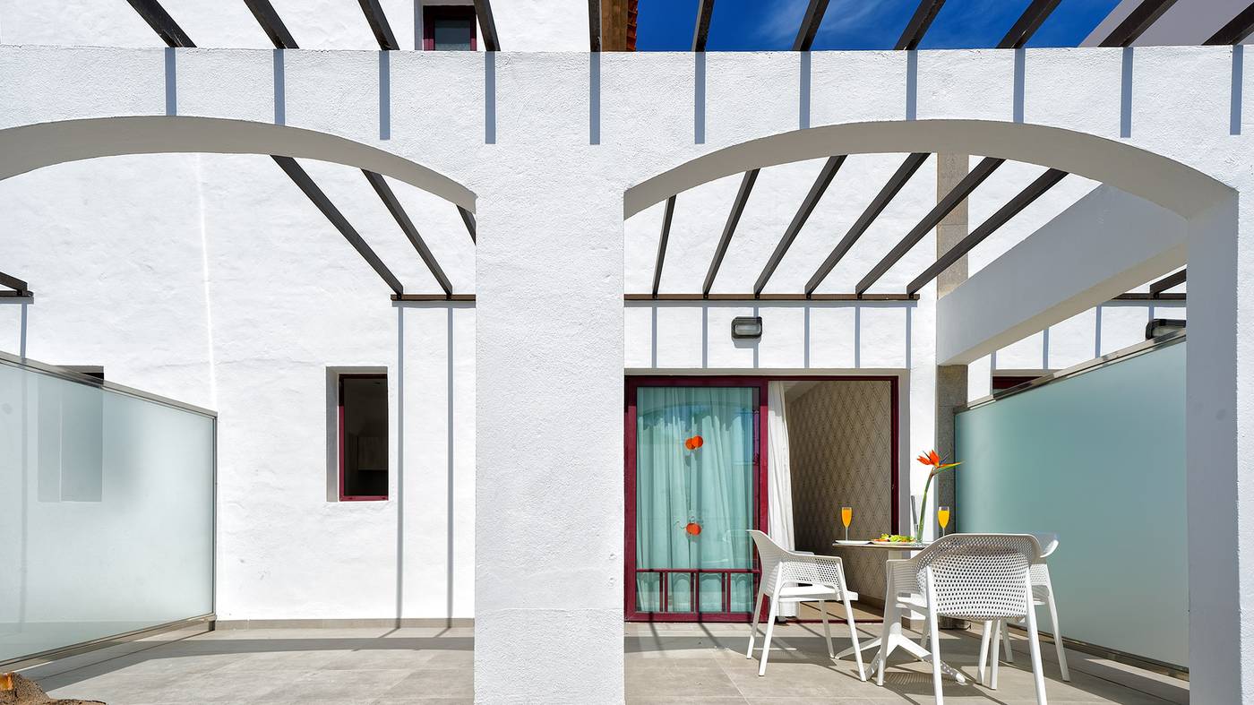 Broncemar-Beach-Room-50