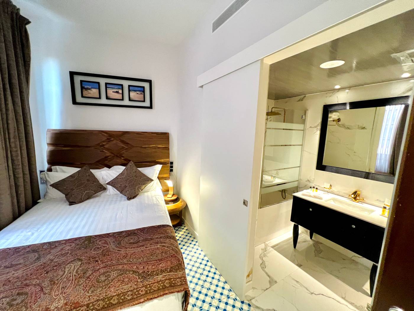 Anahita-Boutique-Hotel-Room-8