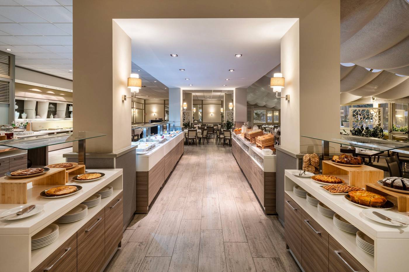 Crowne-Plaza-Rome---St--Peter-s-Restaurant-62