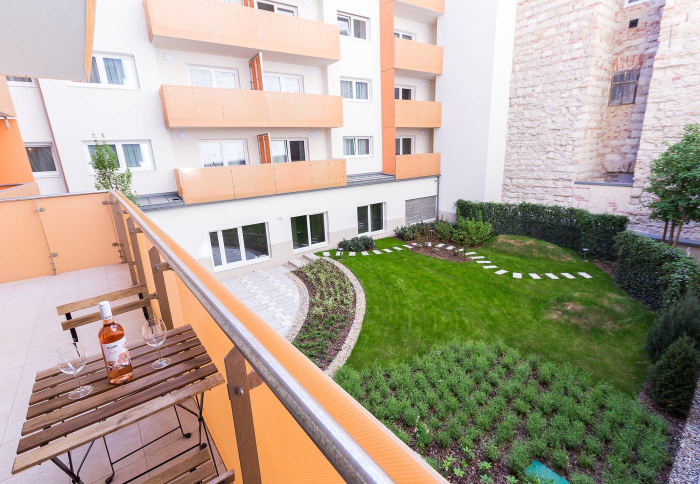 Vagabond-Broadway-General-view-54