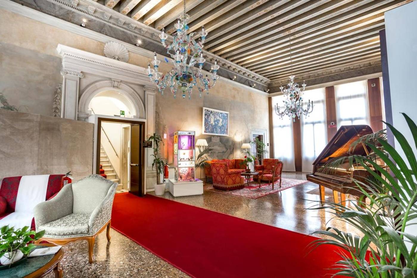 Ruzzini-Palace-Lobby-69